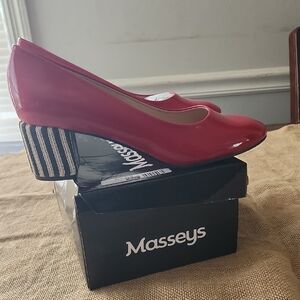NIB Women's Red Patent Low Block Heel Pumps